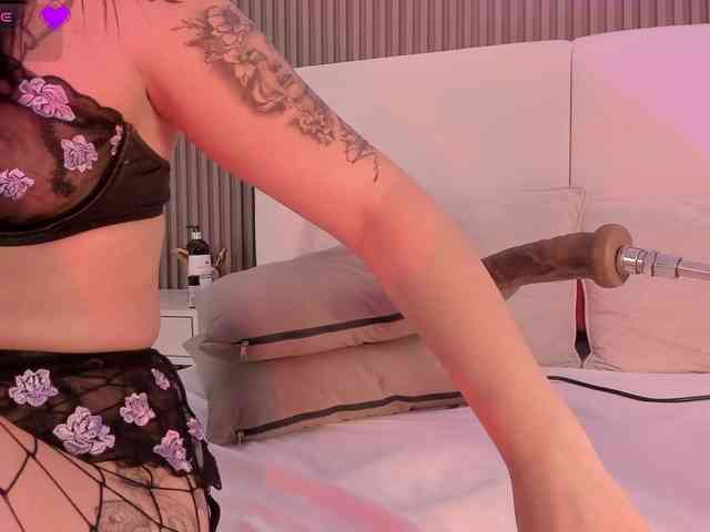 annie-clarkson webcam