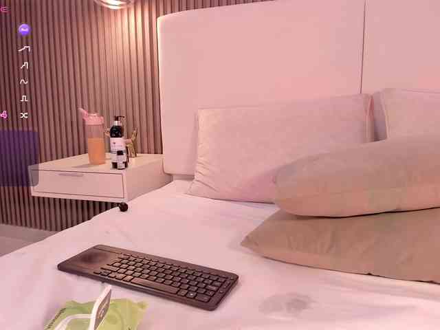 annie-clarkson webcam