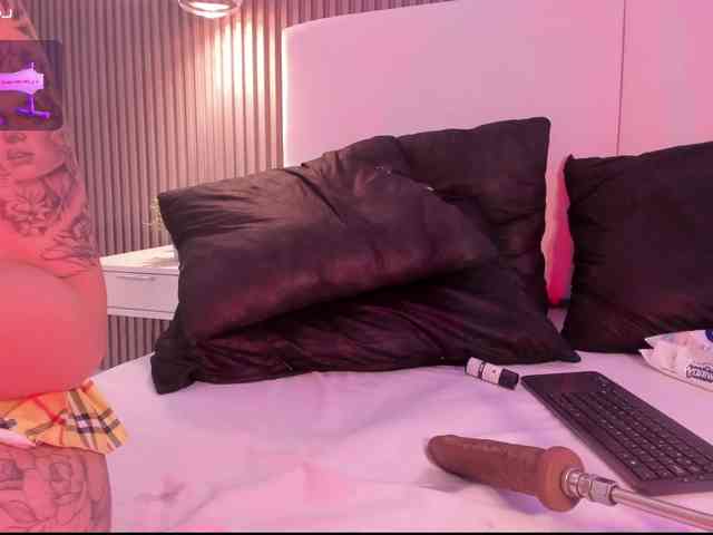 annie-clarkson webcam