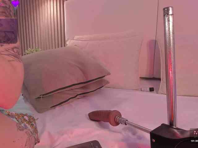 annie-clarkson webcam