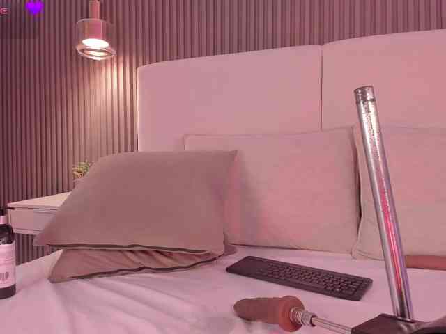 annie-clarkson webcam