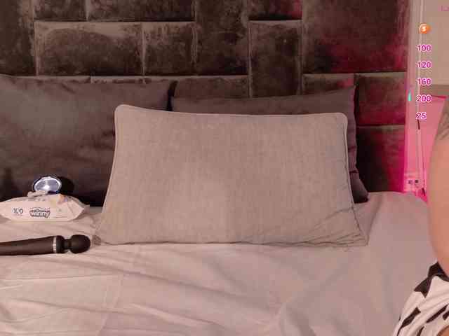 annie-clarkson webcam