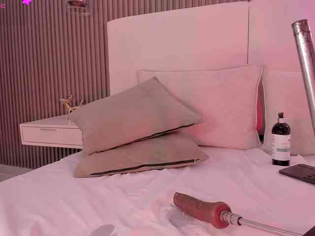 annie-clarkson webcam