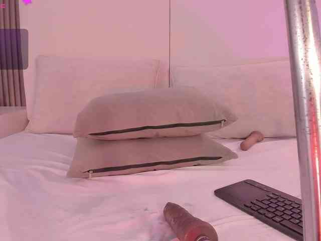 annie-clarkson webcam