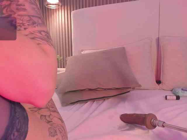 annie-clarkson webcam