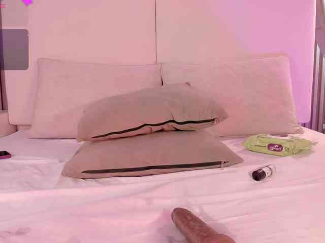 annie-clarkson webcam