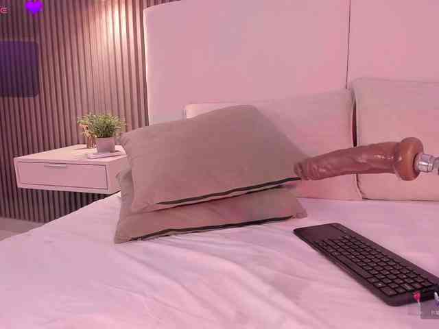 annie-clarkson webcam