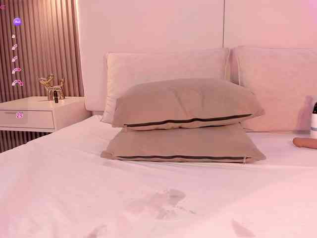 annie-clarkson webcam
