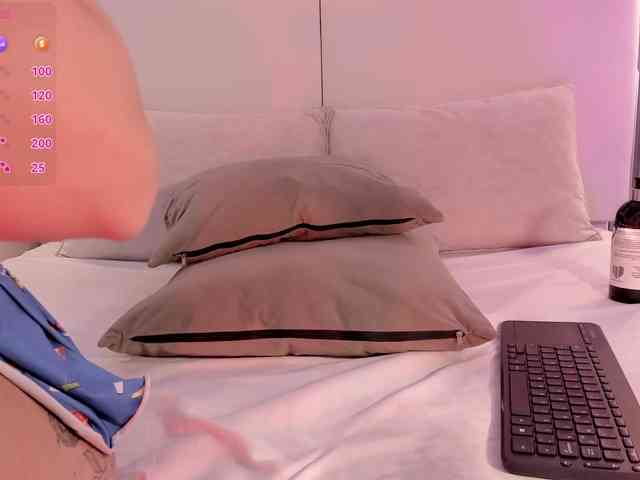 annie-clarkson webcam