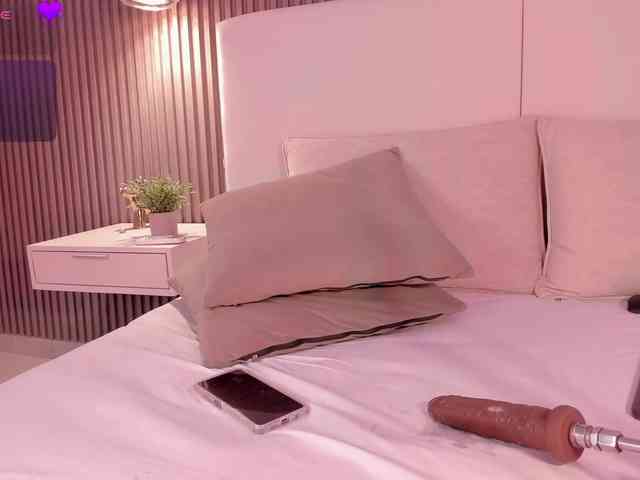 annie-clarkson webcam