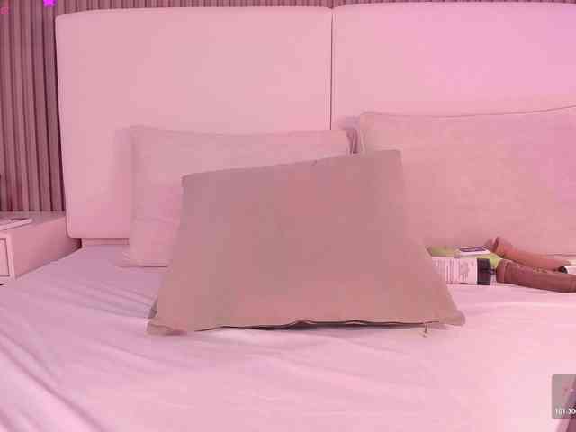annie-clarkson webcam