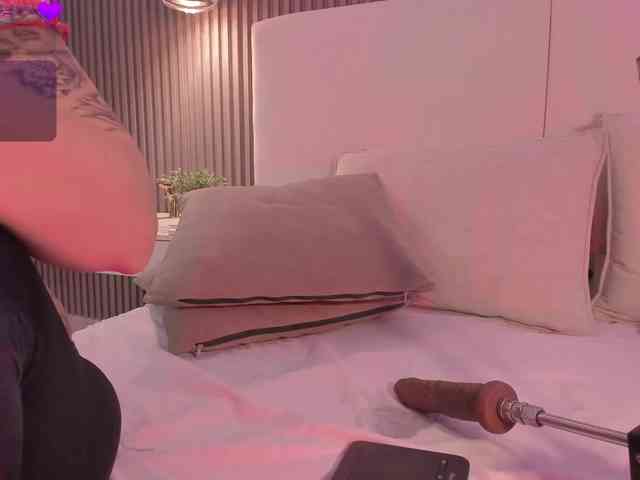 annie-clarkson webcam