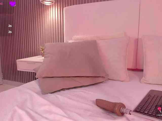 annie-clarkson webcam
