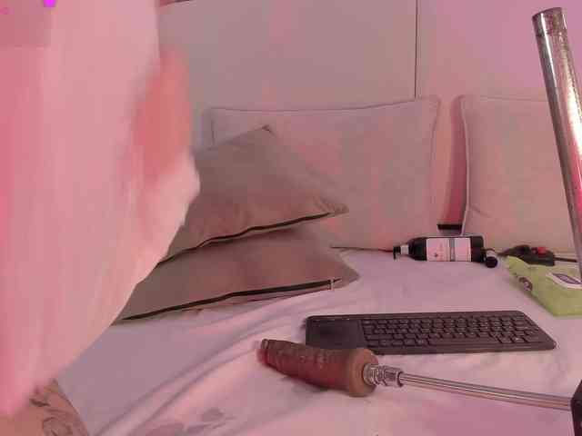 annie-clarkson webcam