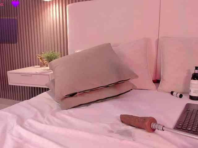 annie-clarkson webcam
