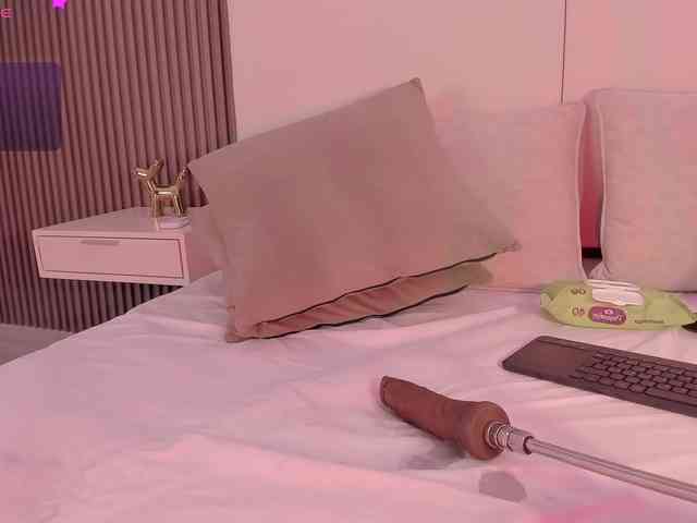 annie-clarkson webcam