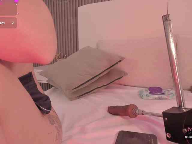 annie-clarkson webcam