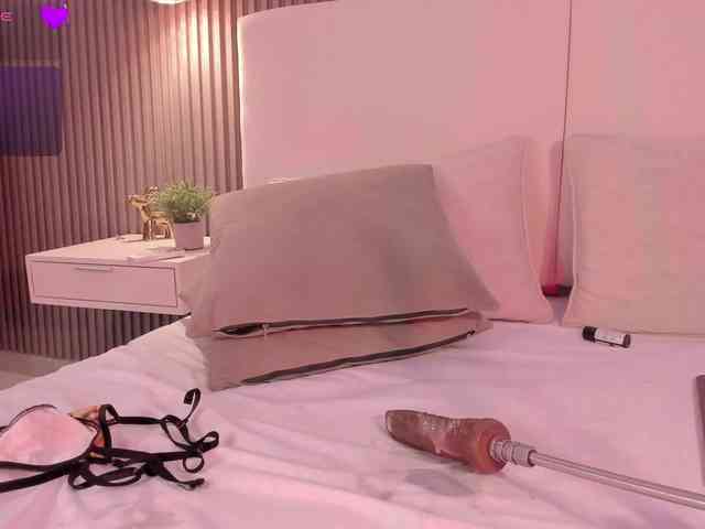 annie-clarkson webcam