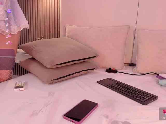 annie-clarkson webcam