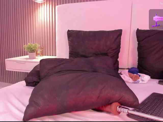 annie-clarkson webcam