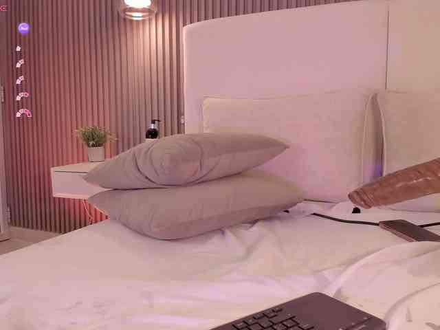 annie-clarkson — live female cam on BongaCams