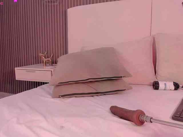 annie-clarkson webcam