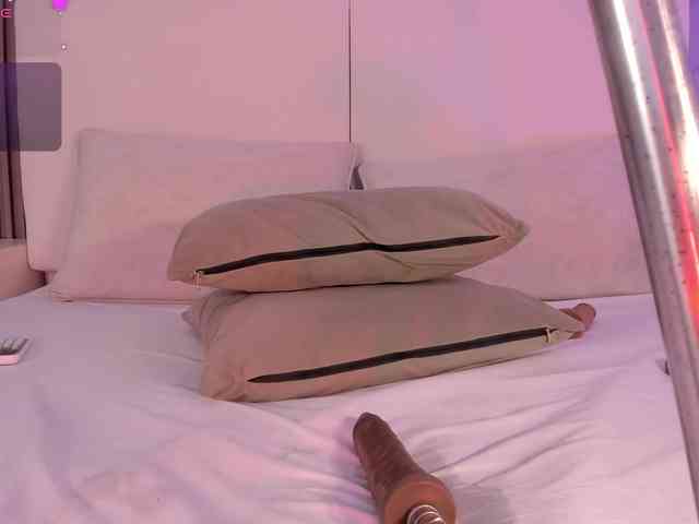 annie-clarkson webcam