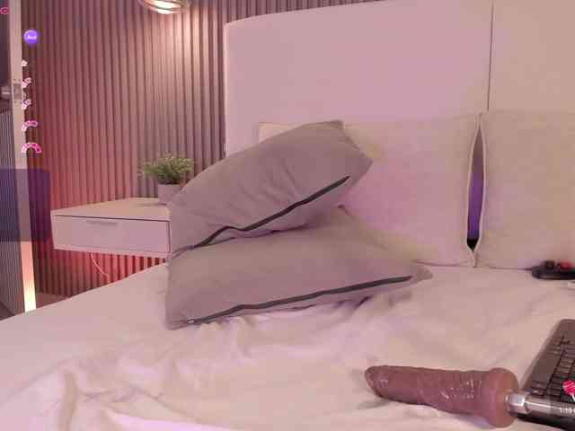 annie-clarkson webcam