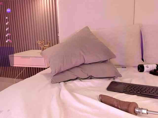 annie-clarkson webcam