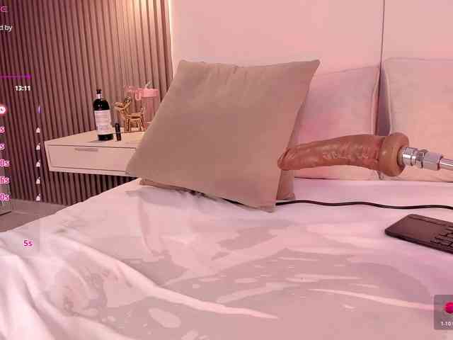 annie-clarkson Live Webcam on BongaCams