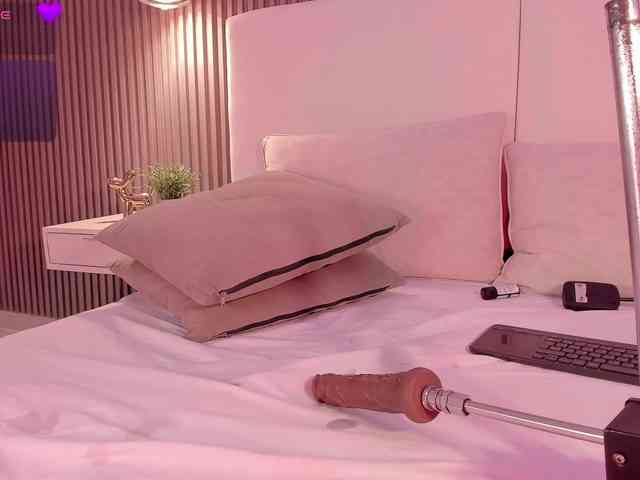 annie-clarkson webcam
