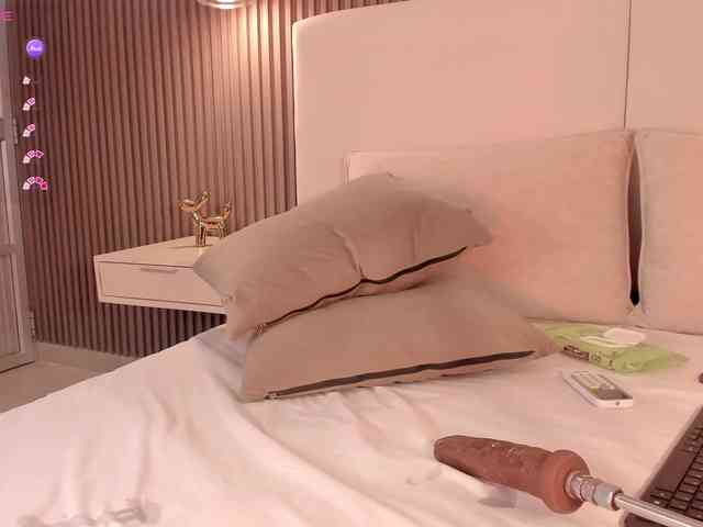 annie-clarkson webcam