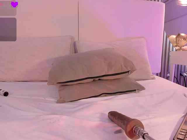 annie-clarkson webcam