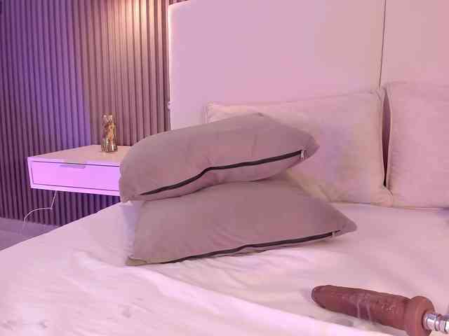 annie-clarkson webcam