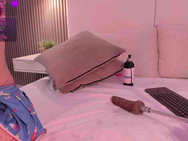 annie-clarkson webcam