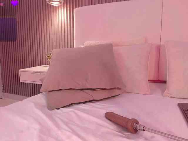annie-clarkson webcam