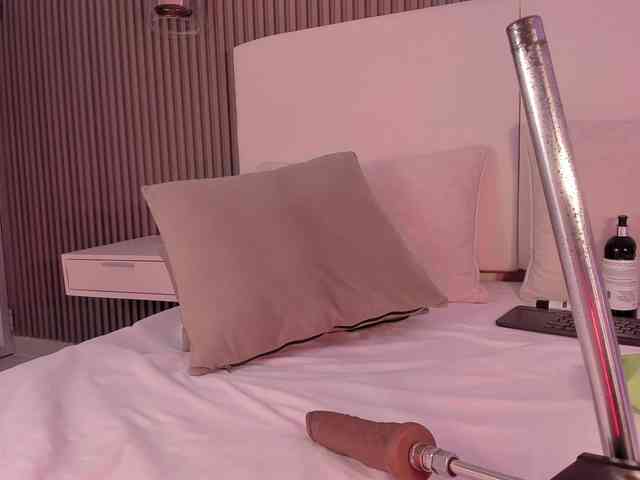 annie-clarkson webcam