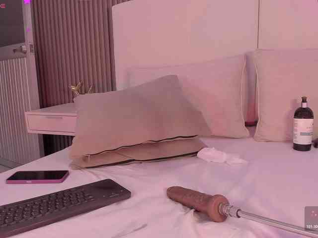 annie-clarkson webcam