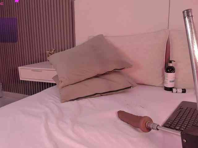 annie-clarkson webcam