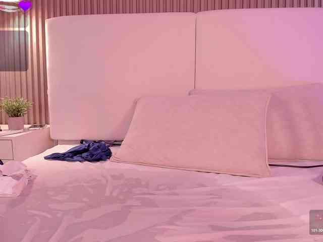 annie-clarkson webcam