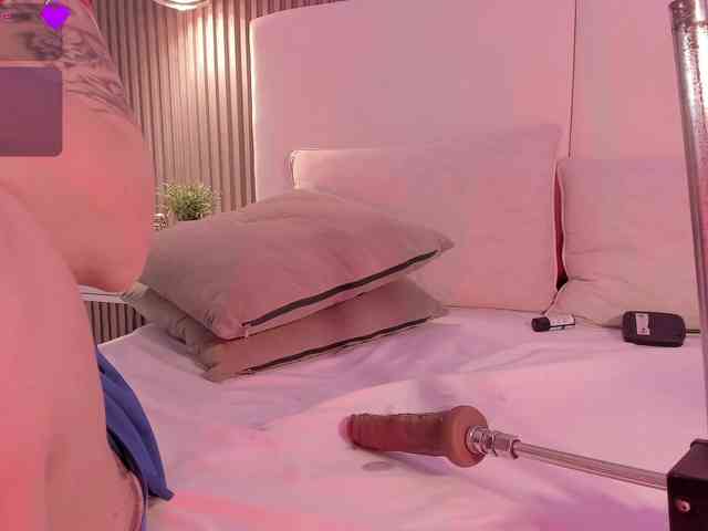annie-clarkson webcam