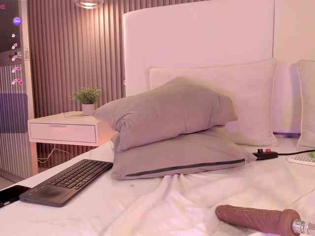 annie-clarkson webcam