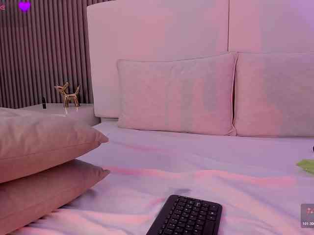 annie-clarkson webcam
