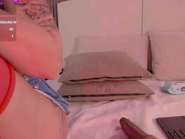 annie-clarkson webcam