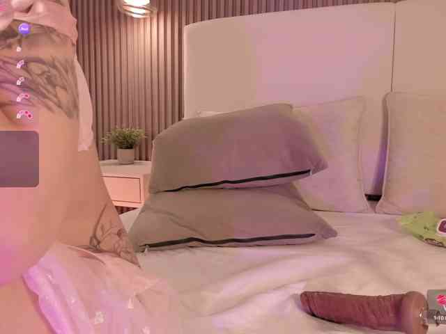 annie-clarkson webcam