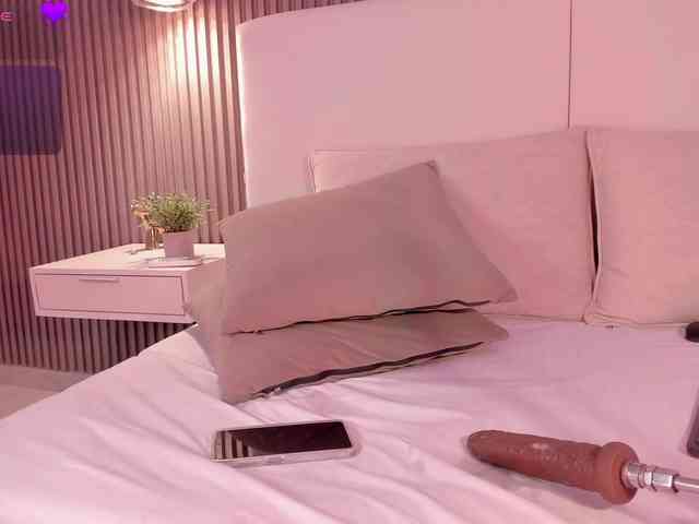 annie-clarkson webcam