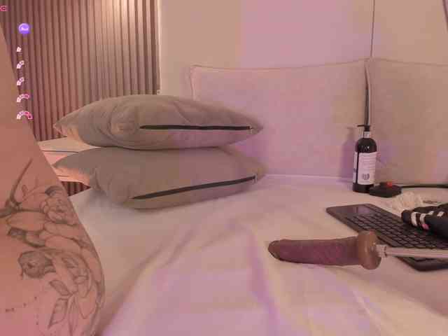 annie-clarkson webcam