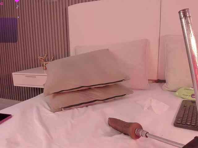 annie-clarkson webcam