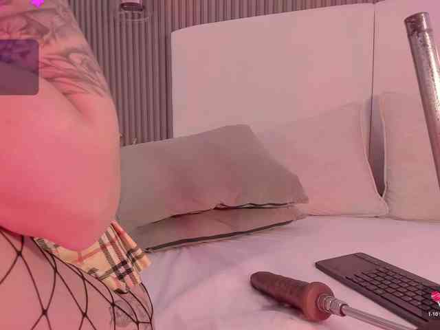 annie-clarkson webcam
