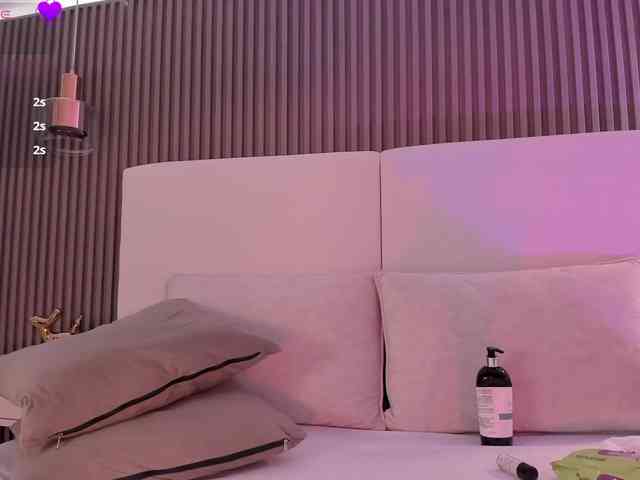 annie-clarkson webcam